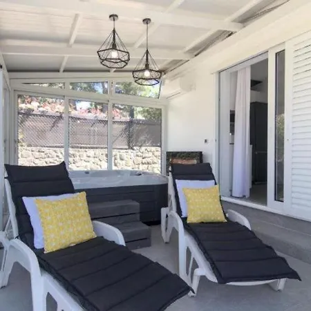House Nika Holiday home